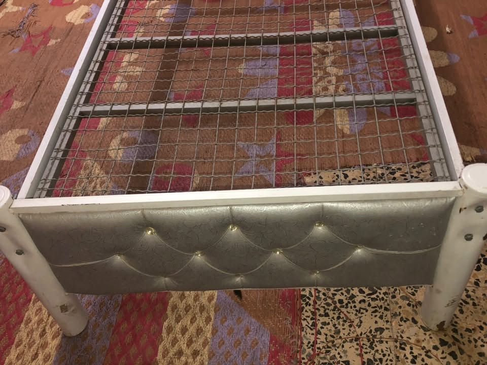 جرباية نفر كلش حلوه ومرتبه ونظيفه لونها رصاصي مع ابيض سعرها 50الف مستعجله على بيعتها للاستفسار مراسلة الرقم ***********او مراسلة الصفحه خاص
