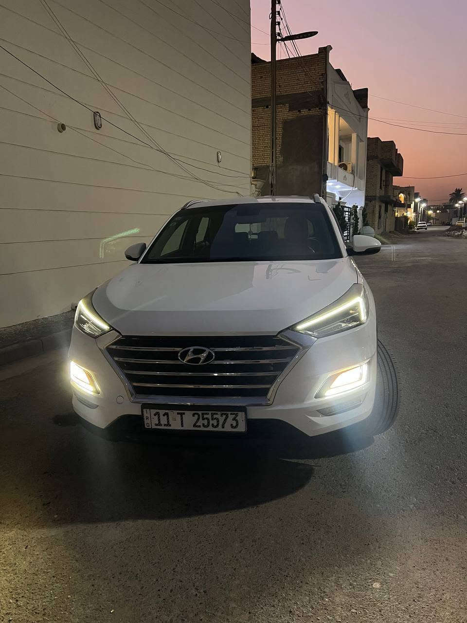 توسان خليجي 2020
الكاصد
فول مواصفات/عدا فتحه السقف 
بصمه تشغيل
بصمه أبواب
ترحيب عند الاقتراب
حساس
كراسي كهرباء
جلد
سايد بريك بالرجال
شاشه كبيره
تبريد قطعتين
رقم بغداد الجديد بأسمي
ماشيا 79Km
السياره جديده 
مكان السياره بغداد /الدورة
استفسار ***********
