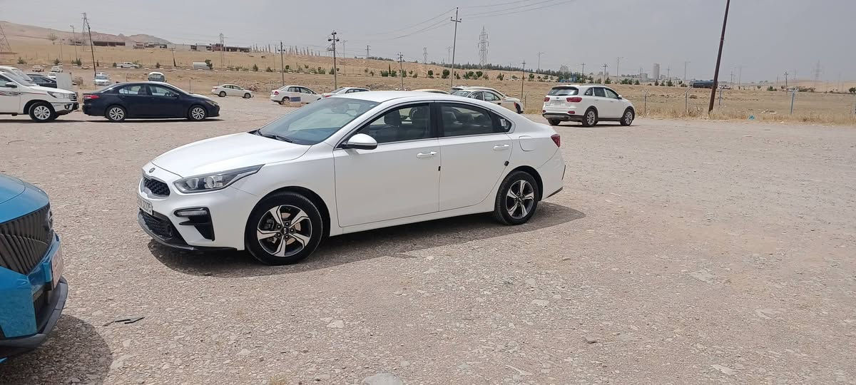 سيراتو موديل 19فول مواصفات عده الفتحه الشركه العامه
بصمه بوب
بصمه تشغيل 
تبريد قطعتين
حساسات امامي خلفي
اشاير بالمري مري شفط
تحكمات ستيرن جهتين 
كير درايف 
مكينه 1600
مكفوله عده شبر بارد يم قبغ بانزين فقط
ماشيه 70
رقم سليمانيه بسمي سياره جديده
مكان شارع فلسطين 
السعر 145
***********
