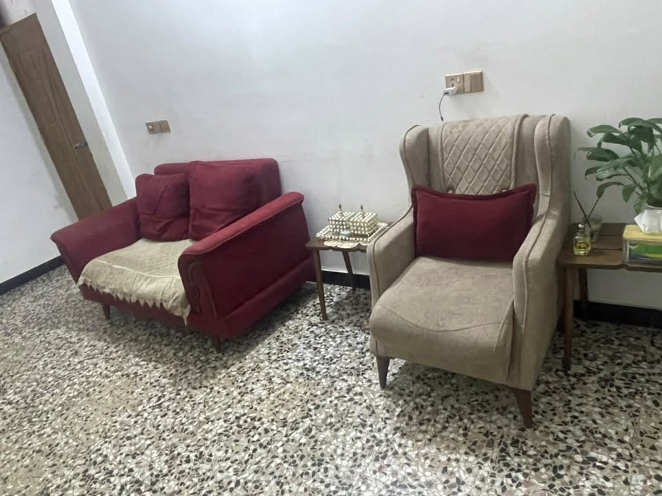 السلام عليكم
تخم ٧ مقاعد للبيع السعر ٣٥٠ الف مكاني الثعالبه قرب السوق في ال ٨٠٠٠. للاستفسار على الرقم 
***********
