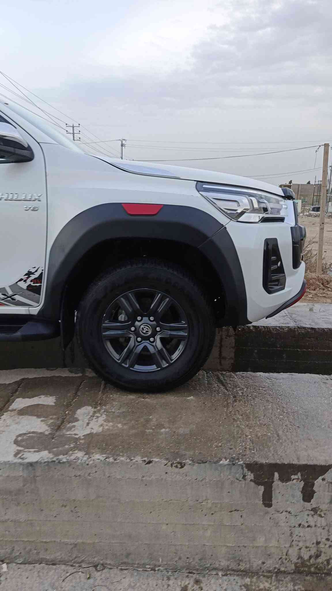 هايلوكس تياردي • ٢٠٢٤ • رقم بغداد