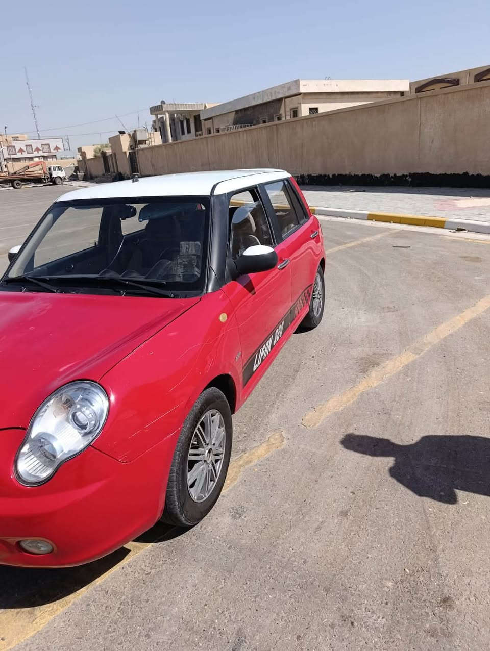 السلام عليكم. . للبيع فقط

جيلي ليفان   مديل 2013.  بسعر 36 وبيها مجال 

محرك 1600

كير عادي.  // تبريد شغال   وثلج 

صدر امامي خلفي جديد  تخم تاير جديد  بور مشط كله جديد  (محرك /كير /صدر /تخم تاير/. كهربيات /. كله بشرط

كهربيات / كلها شغال 

جام كهرباء شغال شاشه ايباد.  كامره 

السياره مصبوغه فقط دعامياته 

قماره بدون صبغ بلادي ابيض 

رقم /بابل تحويل مباشر  

مكان السياره كربلاء

‭***********‬
