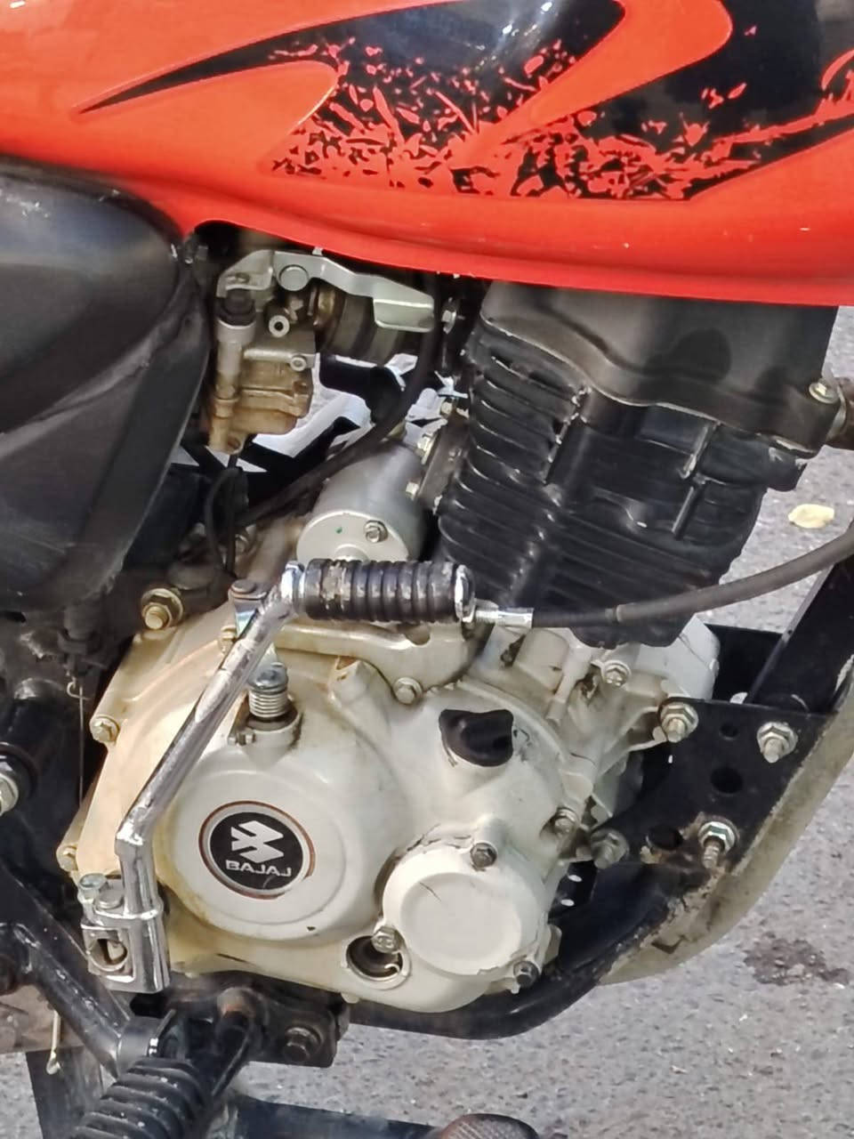 سلام عليكم ورحمة الله  بوكسر موديل 23 للبيع السعر 2250 وبيها مجال  صاحبها بالمشتل اكابلك وياه رقمي واتساب ***********
