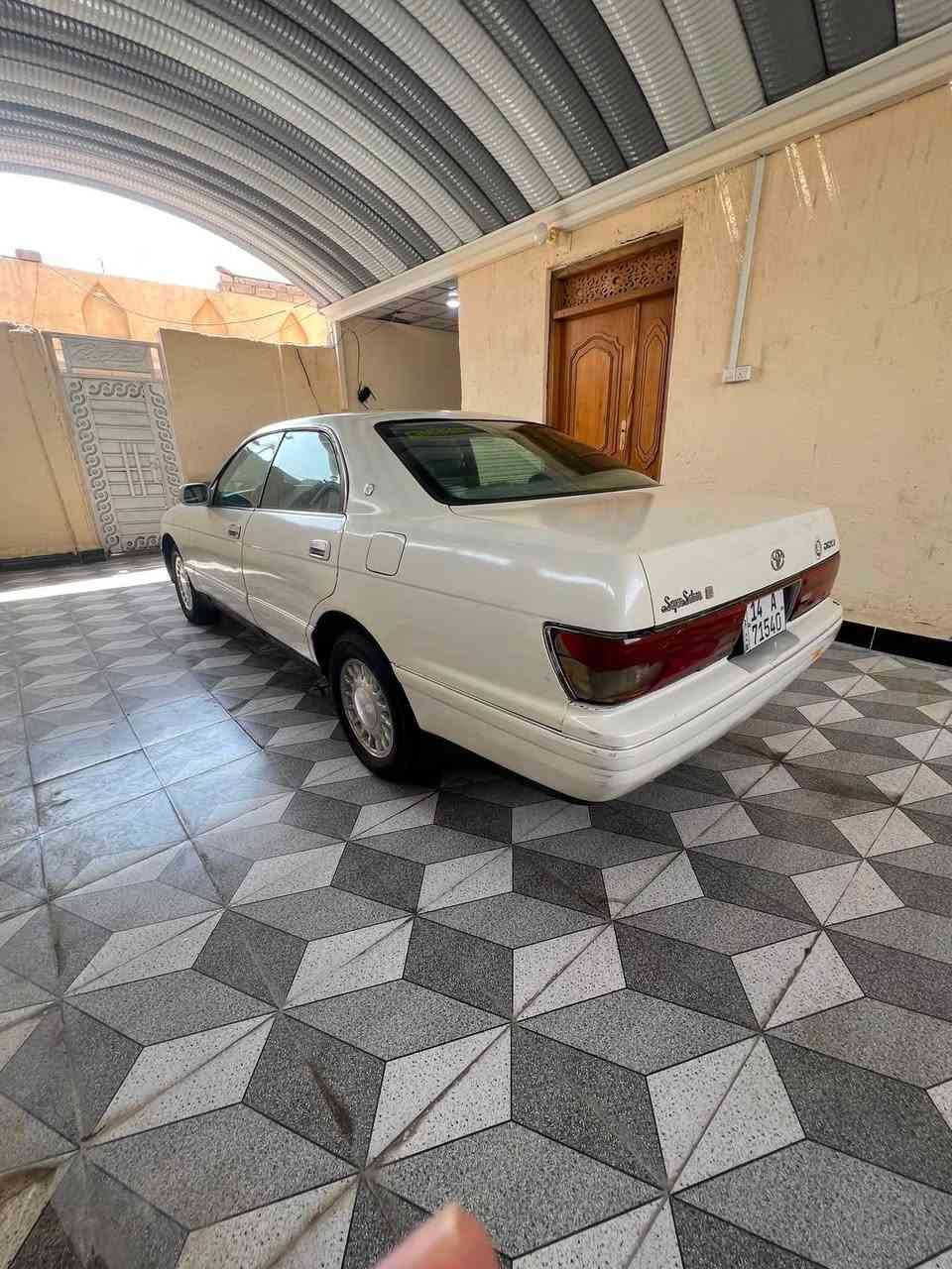 سلام عليكم بطه فصل مديل 1993 رقم بصره نكليزي لغايت 2030 تحول ثاني يوم مكفوله من النقل فقط كصه مكينه وكير كفاله حداده جديده طخم تاير ويلكب جديد السعر 35 رقم الهاتف *********** العنوان البصره الزبير حي العسكري
