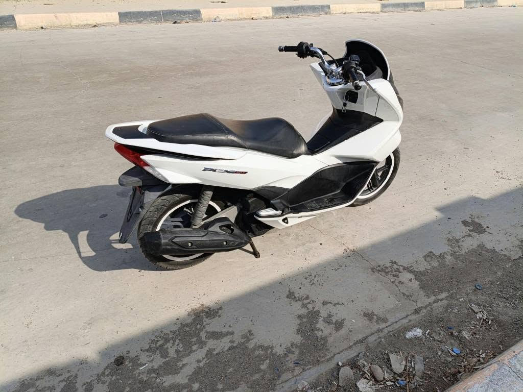 PCX • الجيل الثاني • مجال للشراي