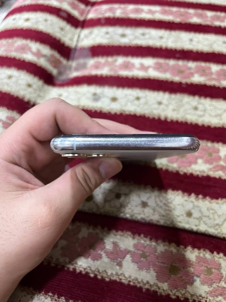 السلام عليكم
ايفون ١١ برو ماكس مراوس ب ايفون ١٢ برو ماكس ذهبي 

ذاكرة ٢٥٦ 

بطارية ١٠٠ مستبدلة اني بدلتها ب ايدي ب ٤٥ الف اصلية 

دبل سيم كارت ركز دبل 

كلشي بي شغال و شرط عدا البطارية

واتس آب ***********
