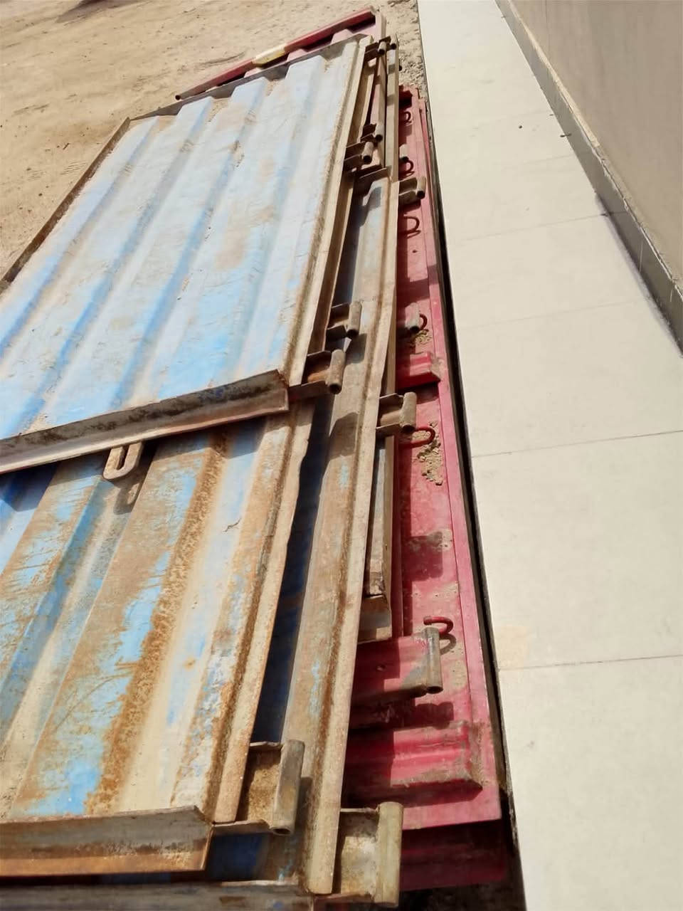 السلام عليكم جناب للبيع رتفاعه 95 طول 12/50 + تطواله للاستفسار (*********** مكان بصره اني مكلف بل نشر
