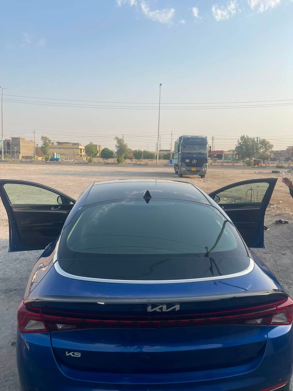 🚘 للبيع | كيا K5 موديل 2023 🚘
✨ وكالة عامة.
✨ فول مواصفات.
🔹 محرك 1.6 تيربو يجمع بين الأداء القوي والاستهلاك الاقتصادي للوقود.
🔹 ناقل حركة أوتوماتيك.
🔹 شاشة معلومات وترفيه كبيرة.
🔹 كاميرات وحساسات.
🔹 تشغيل بصمة ودخول ذكي.
🔹 فتحة سقف.
🔹 مقاعد جلد.
🔹 نظام تثبيت سرعة.
🔹 إضاءة LED.

📸 الحادث موضح بالصور بكل شفافية.

💰 السعر: 168 مليون دينار عراقي (قابل للتفاوض بالمعقول).

📞 للتواصل والاستفسار:
***********

