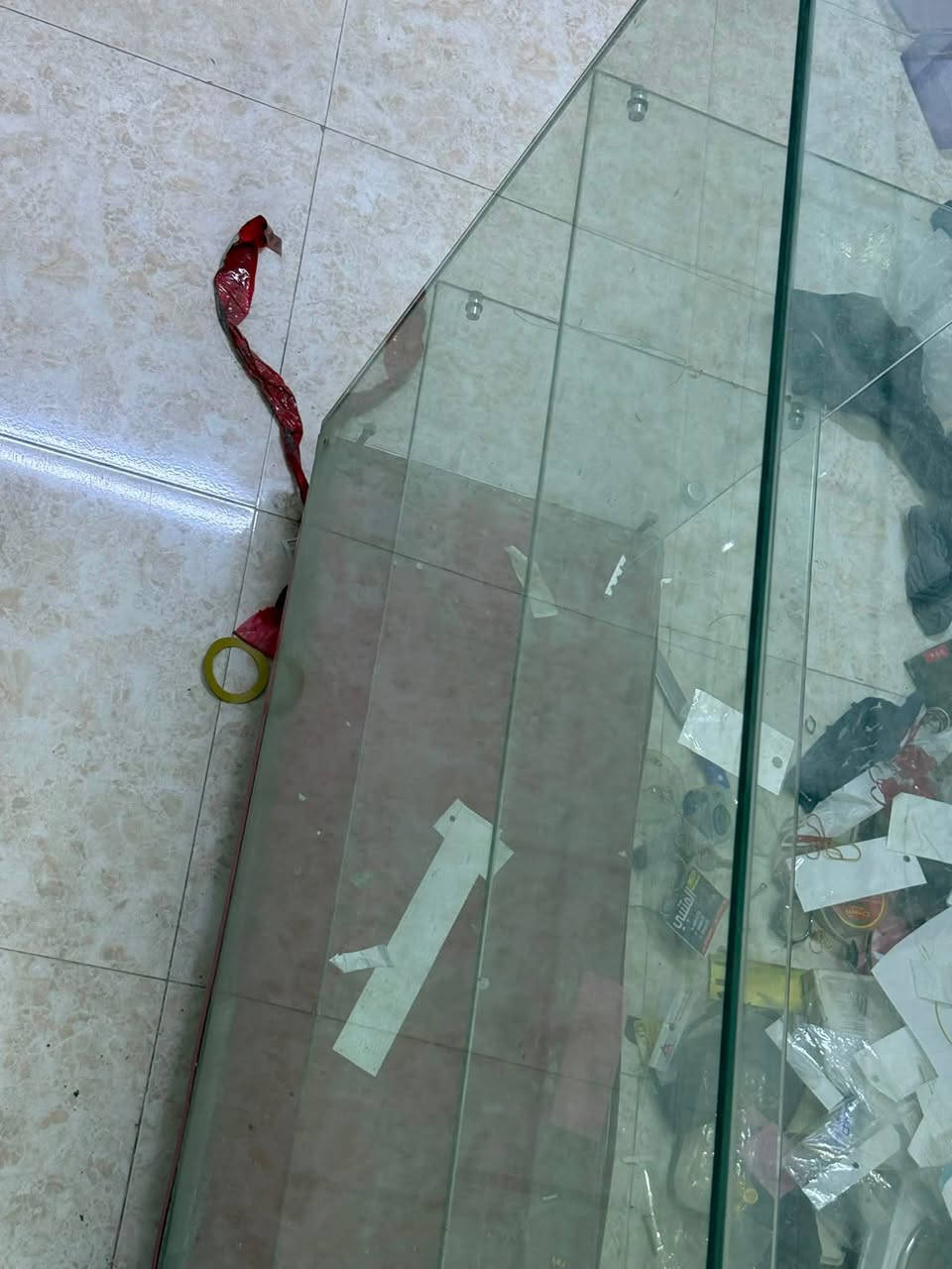 جام خانه مع رفوف مع عارضة مناظر للبيع
اتصل ع رقم ***********
