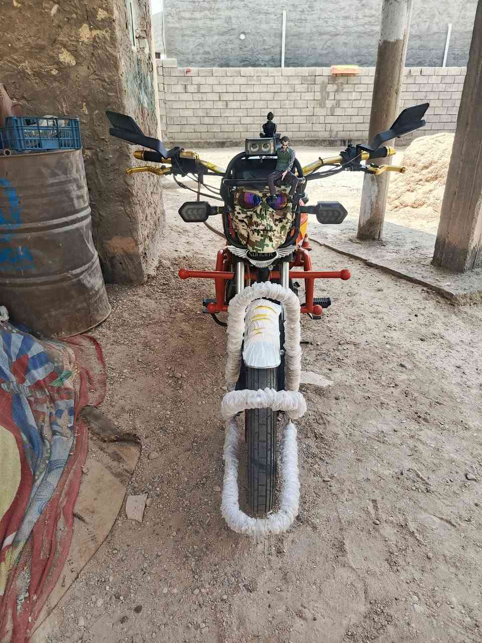 سولنك موديل 2025 برغي ما مفتوح بي مكفول من الدعاميه للدعاميه للبيع سعر مليون و 400 وبي مجال حك الجيه مكاني الرمادي جزيره البذياب رقمي ***********
