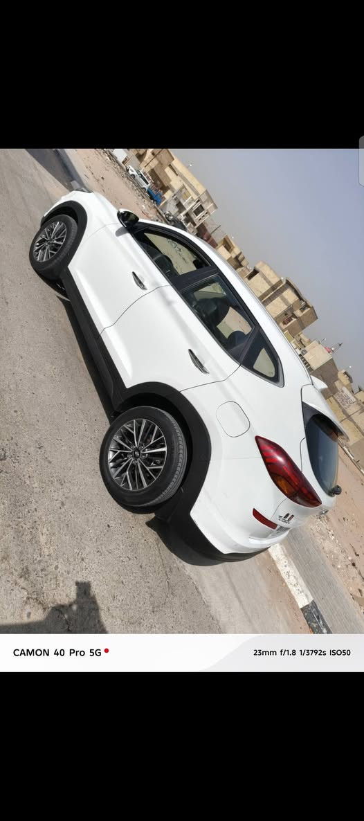 سلام عليكم توسان مديل ٢٠خليجي  رقم بغداد باسمي سونار مرفق مع الصور بيه ضرر بنيد حاليا عليه فابلون السيارة مابيه كل نقص الحمد لله رقمي ***********
