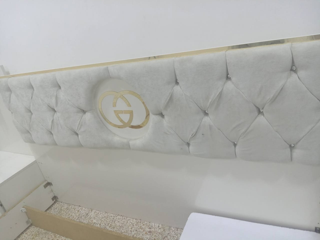تخت وجكامج ويا جديد وزن ثقيل فقط دوشك يرندله السعر النهائي 60شراي تفضل خاص العنوان موصل شراي اتصل***********
