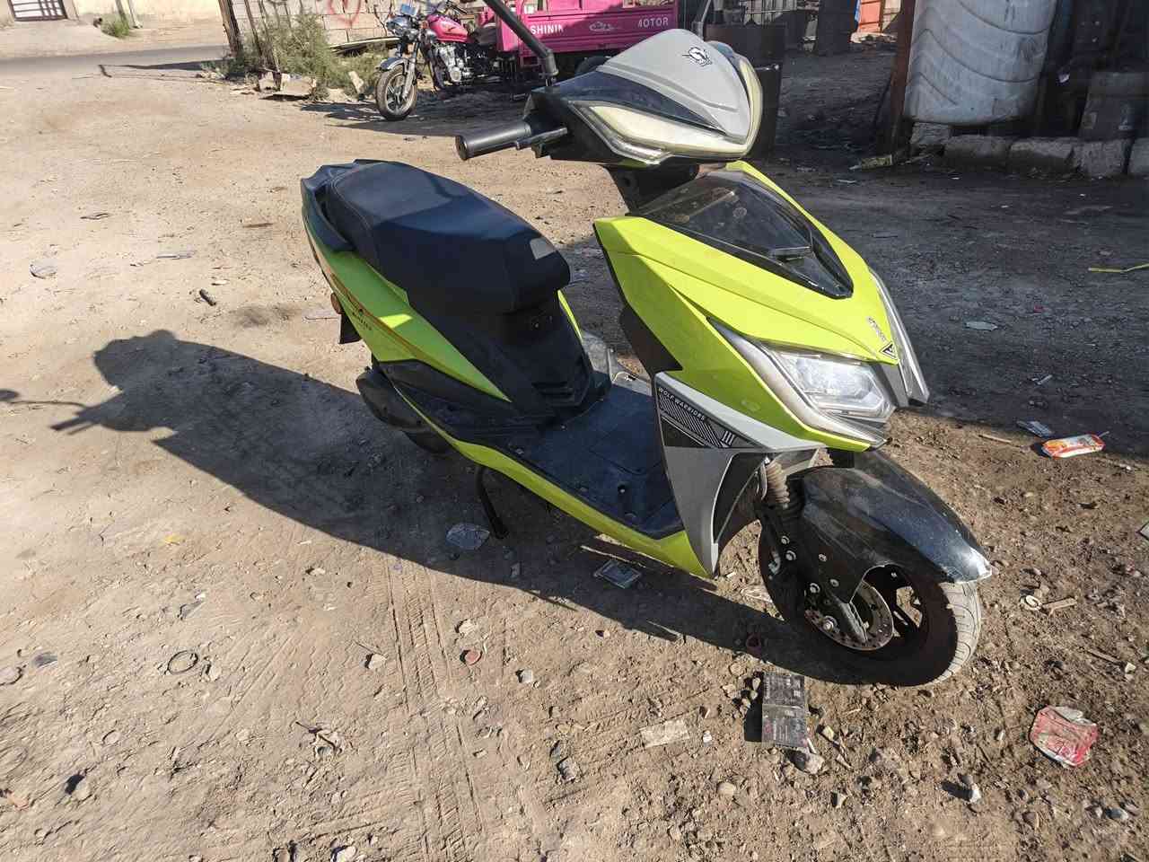 السلام عليكم 
عندي دراجه شحن 
سكنس موديل ٢٠٢٥ 
فوووووول مواصفات
٦ بطاريات جدد
الدراجه حلوه كلش 
سعرها ٥٥٠ ولي مجال بسيط 
***********
