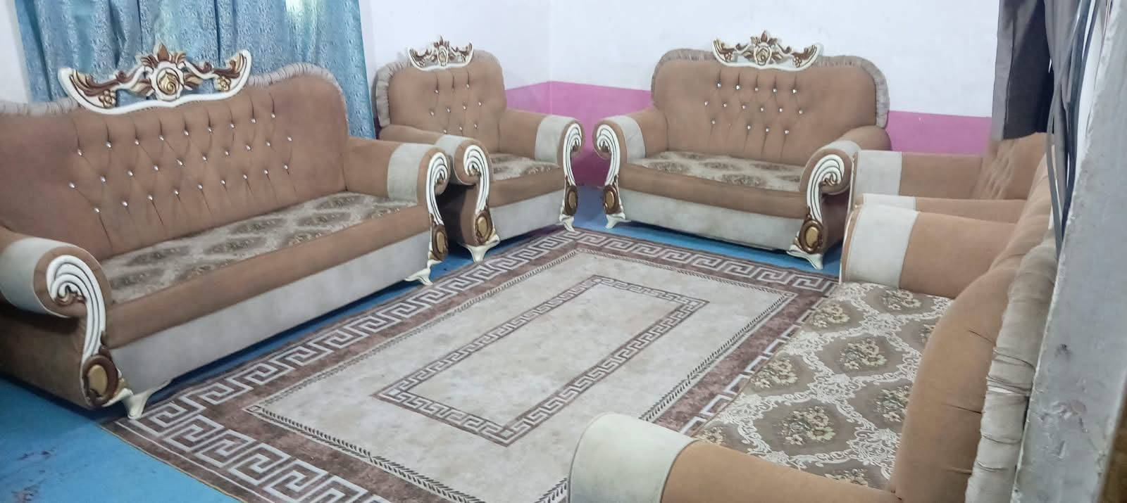 ١٠مقعد • ملكي • نضيف