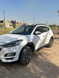 توسان موديل 19 خليجيه  حادثهه لغد مبدل  لسعر 140 وبيهه مجال 0771078058...