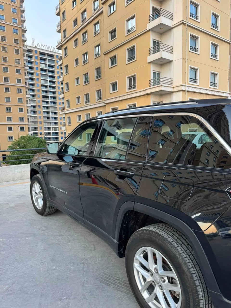 Jeep/2023
مواصفات لاريدو 
بصمه_فتحه_تحكم كشنات كهرباء
6سلندر_بانزين_
مود سبورت_كشنات قماش
امريكي ضربته بلصوره 
***********
اليحب يتوصل على هاذه رقم بي وتساب
