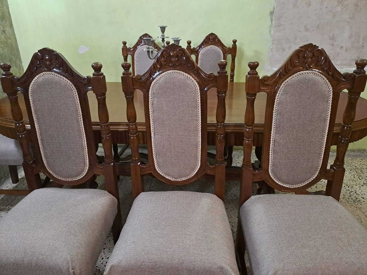 ميز طعام ٦ كراسي خشب صاج بورمي شغل عراقي المكان بغداد الاتصال  ***********
