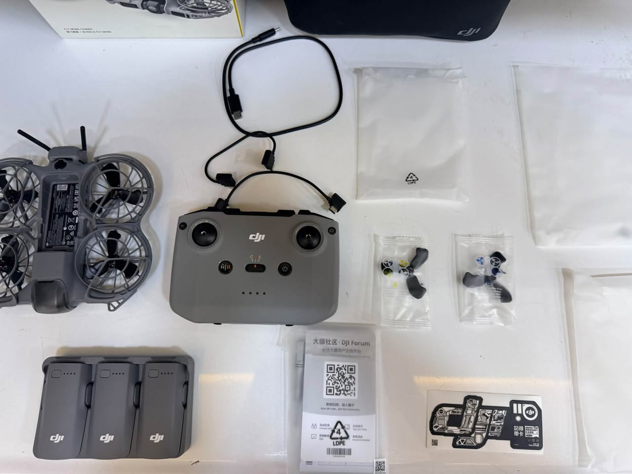 درۆنی (dji neo 2) کەپس تەنها تێست کراوە هەموو پارچەکانی لەگەڵدایە + جانتای ئۆڕجیناڵ (dji) (٩٠٠،٠٠٠) نۆسەد هەزار کێ ویستی نامە بنێرێت(***********)
