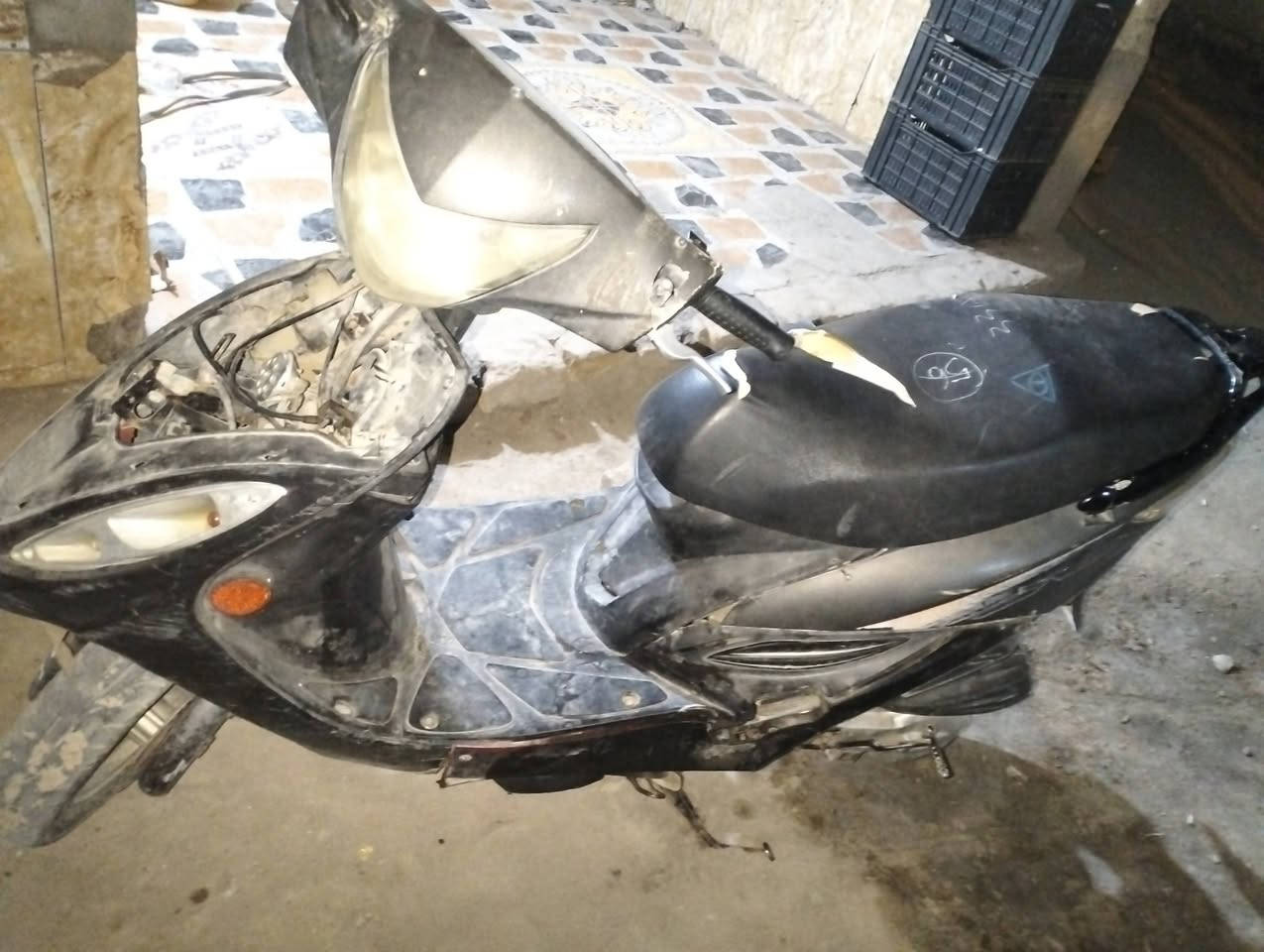 الدراجه جيفور للبيع جانت تشتغل وطفت  ابيع گوم حديد 200الف وبيه مجال بصيط الي يريد يخابر على هذه الرقم *********** الناصريه مركز
