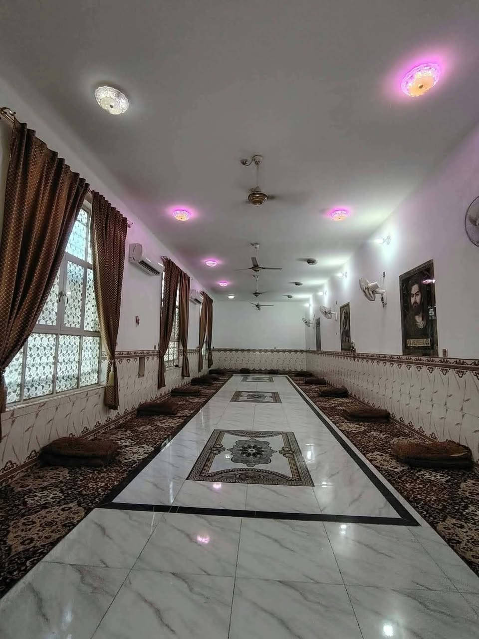 نجف شارع المطار • ٦٠٠م • ٥غرف