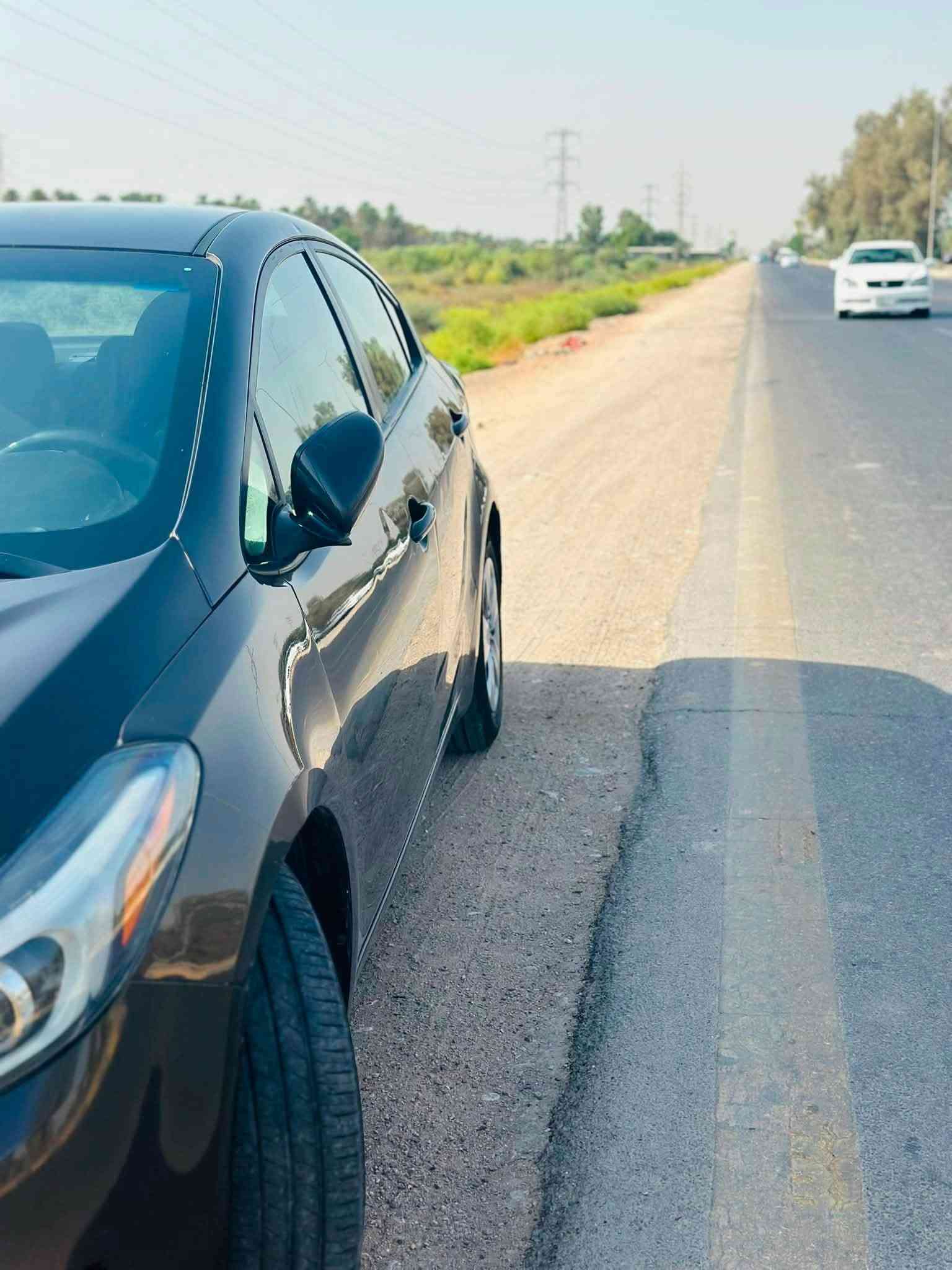 السلام عليكم كيا فورتي وارد امريكي 
موديل 2017 
مكينه 2000دوش 
جاهزه السياره 
بيها 3قطع صبغ بدون دواخل 
السياره نصبتها حلوه 
مكانها بابل الحله قرب سيطره الآثار سعر 98وبيها مجال
الرقم ***********
