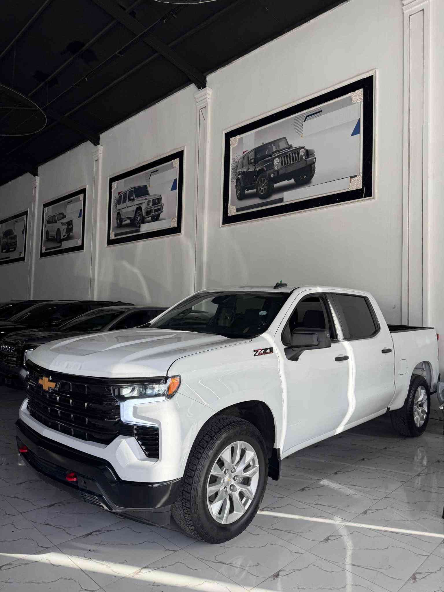 Chevrolet selvrado
ارخص سلفرادو ٢٠٢٤ ب كل سوق
صبغ فقط بيهه شبرين من ورا بجم كبس بدون ايرباكات 
٤ سلندر توربو✅🔥
سعر بلاشششش
٢٣٨$ و بيها مجال 
رقم تلفون:*********** أربيل, العراق
