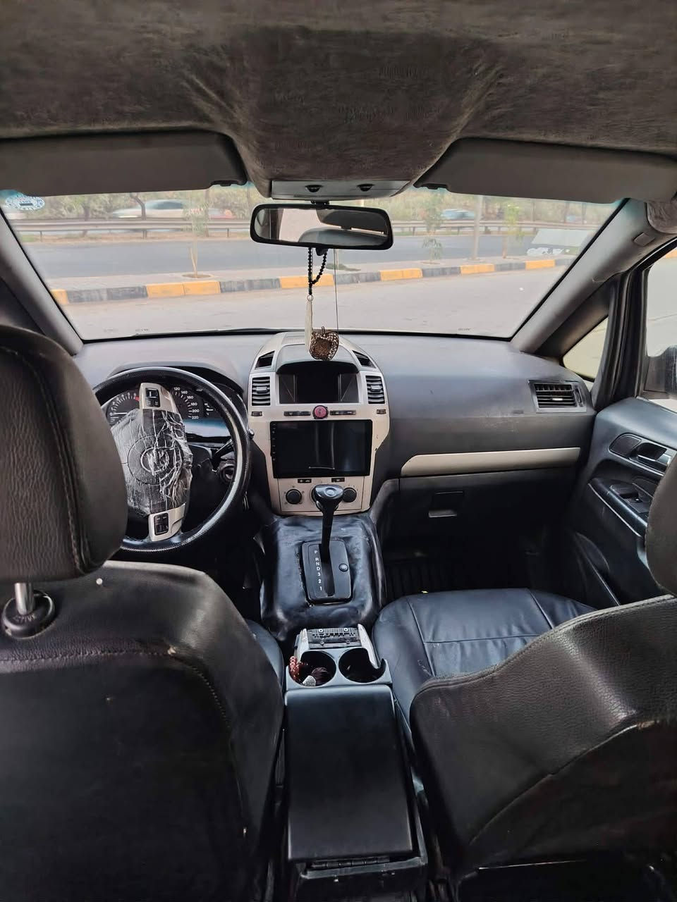اوبل زافيره 🚐 للبيع 
مديل 2009🤍
السنوية بسمي جديده🚥
مكينه وكير شرط مال فكتره 20✈️
تايات جداد باتري جديد🖤
ستيرن بور 🚗
سبعه راكب🚐
كشنات جلد. 
سياره حيل حلوه 
اخوان اني مكلف بل نشر ارجو الاتصال عل رقم 
(***********)
السعر 53 وبيها مجال لطيبين
