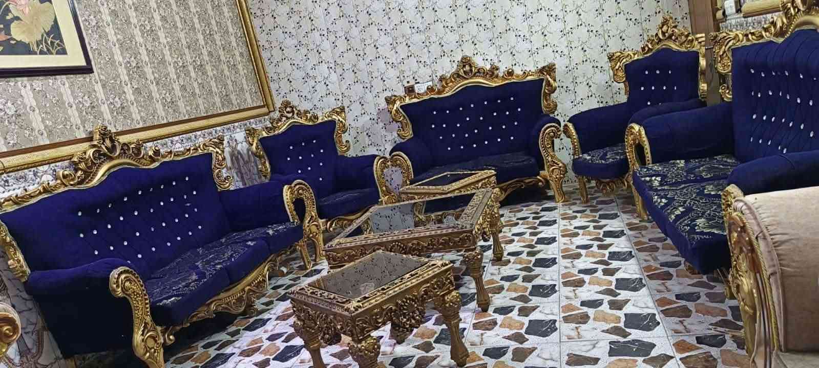 ملكي • ١٠ مقاعد • نضيف