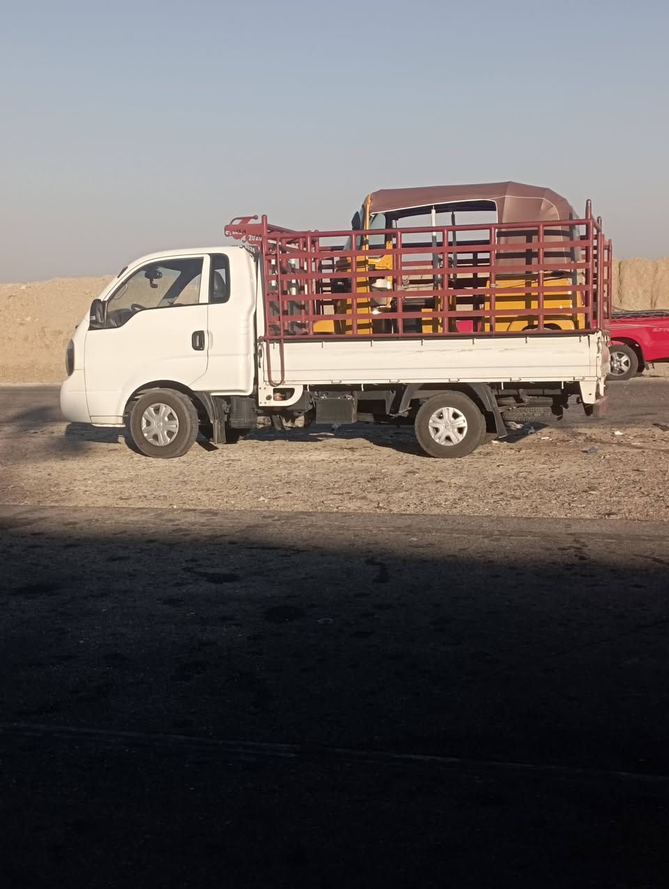 السلام عليكم يوجد سيارة لنقل الاثاث والتكاتك إلى جميع المحافظات وبأسعار مناسبه جدأ للاستفسار الاتصال ***********
