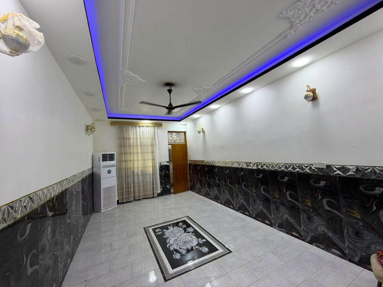 ‏‎‏‎دار للبيع او المراوس النجف الاشرف
حي الجامعه
مساحه ١٥٠ م 
شارع ١٠ + ساحه
طابقين ٤ غرف نوم

‏‎  للاستفسار مراجعة مكتب العطاء للوساطه العقاريه في حي الجامعه سايدين سلام-جامعه 
مقابل مجمع زيد و حسن

او الاتصال 
‏‎*********** (يتوفر واتساب)
