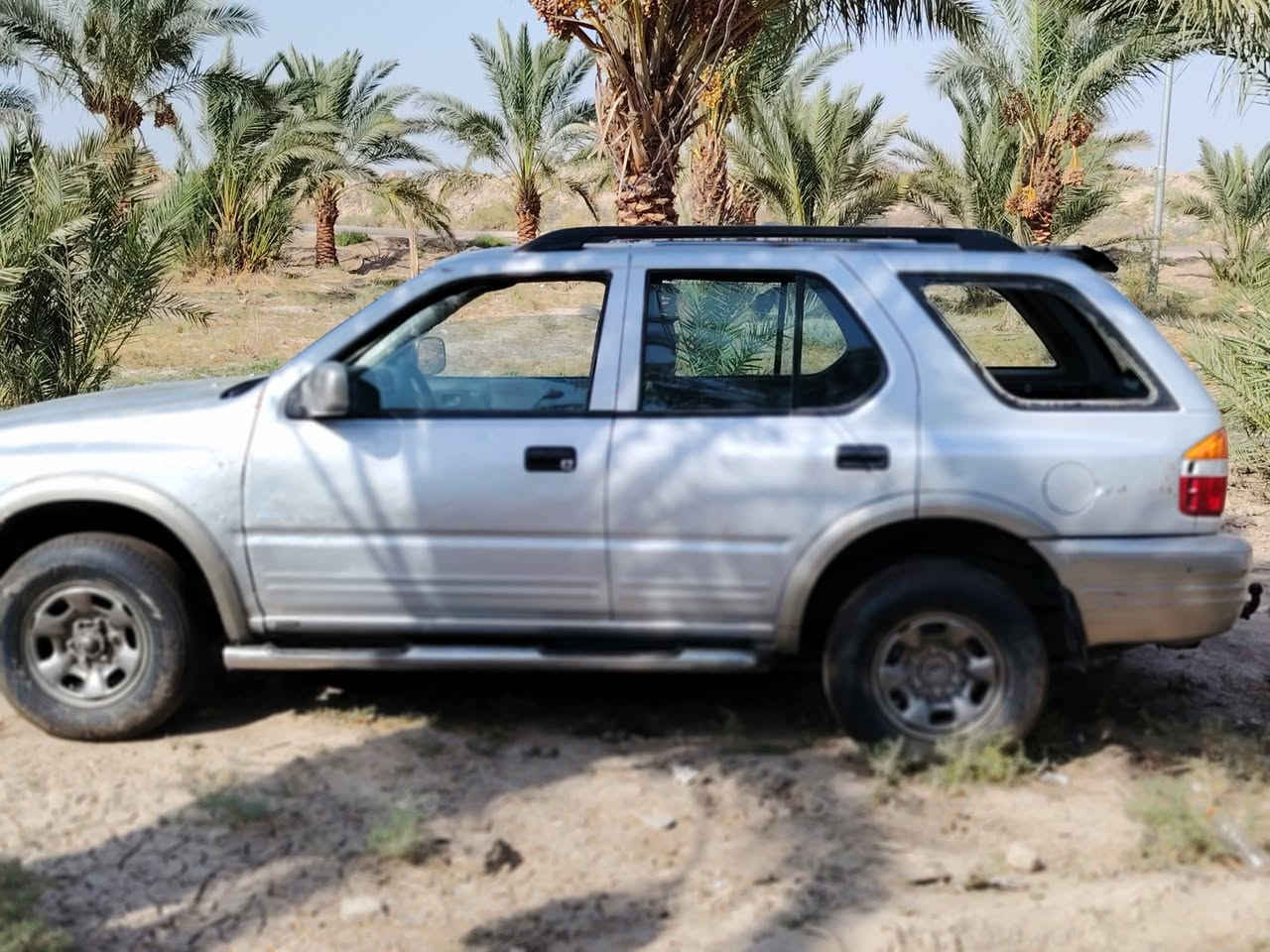 سلام عليكم
سياره ازوزه موديل 2001
كيرهه كايم
اصوليه رقم اربيل
بسمي

ملاحظه كيرهه كايم
تخدم تاير
حداديه
سعر 35  بيهه مجال 
مكاني ذي قار الغراف
رقم الهاتف ***********
