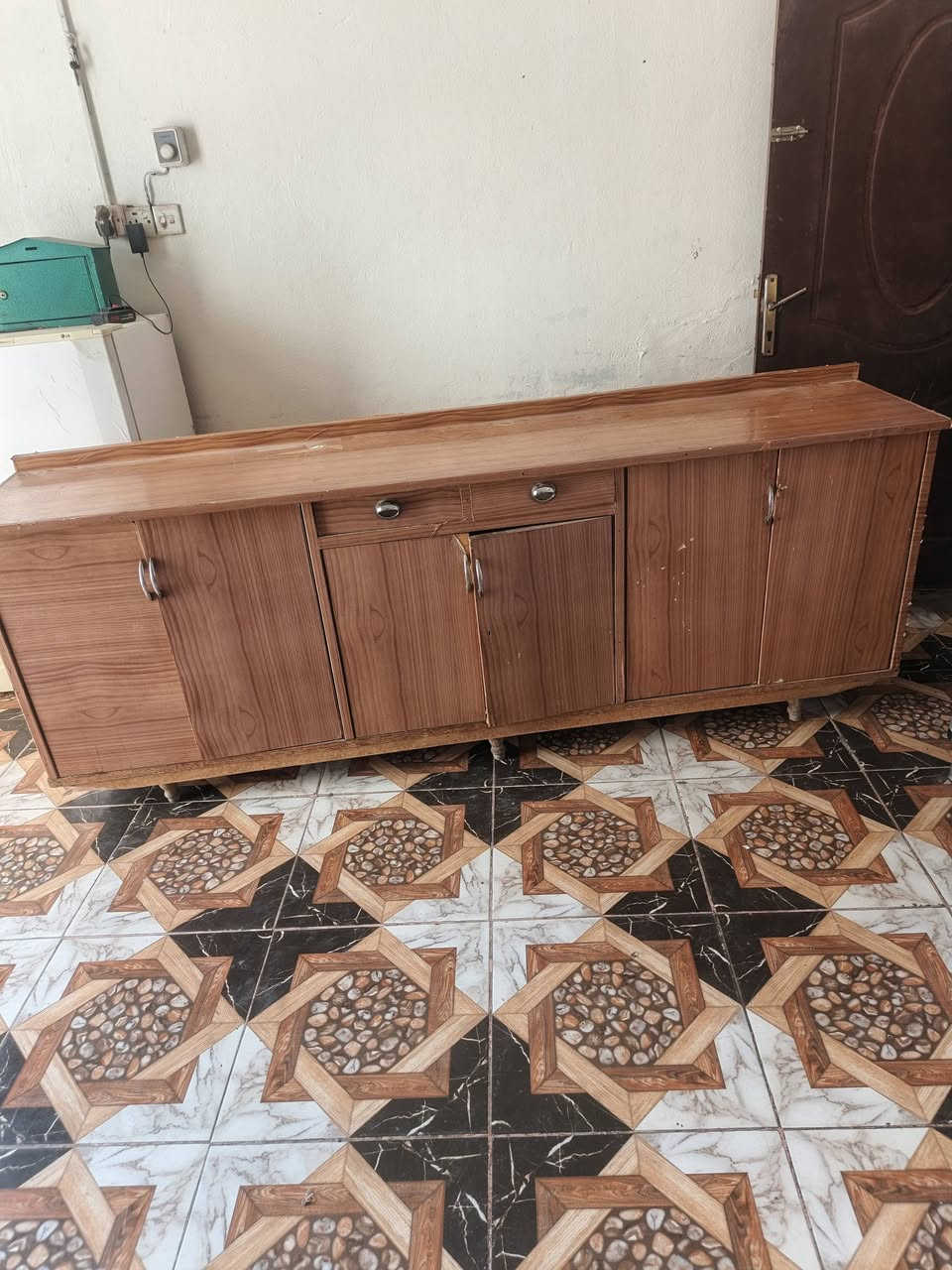 سبلت كنتوري عدد2 مكيف سبلت واحد طن
ثلاجه براد كلهن شرط الفحص 
*********** حله ابو خستاوي 
بيع مستعجل
