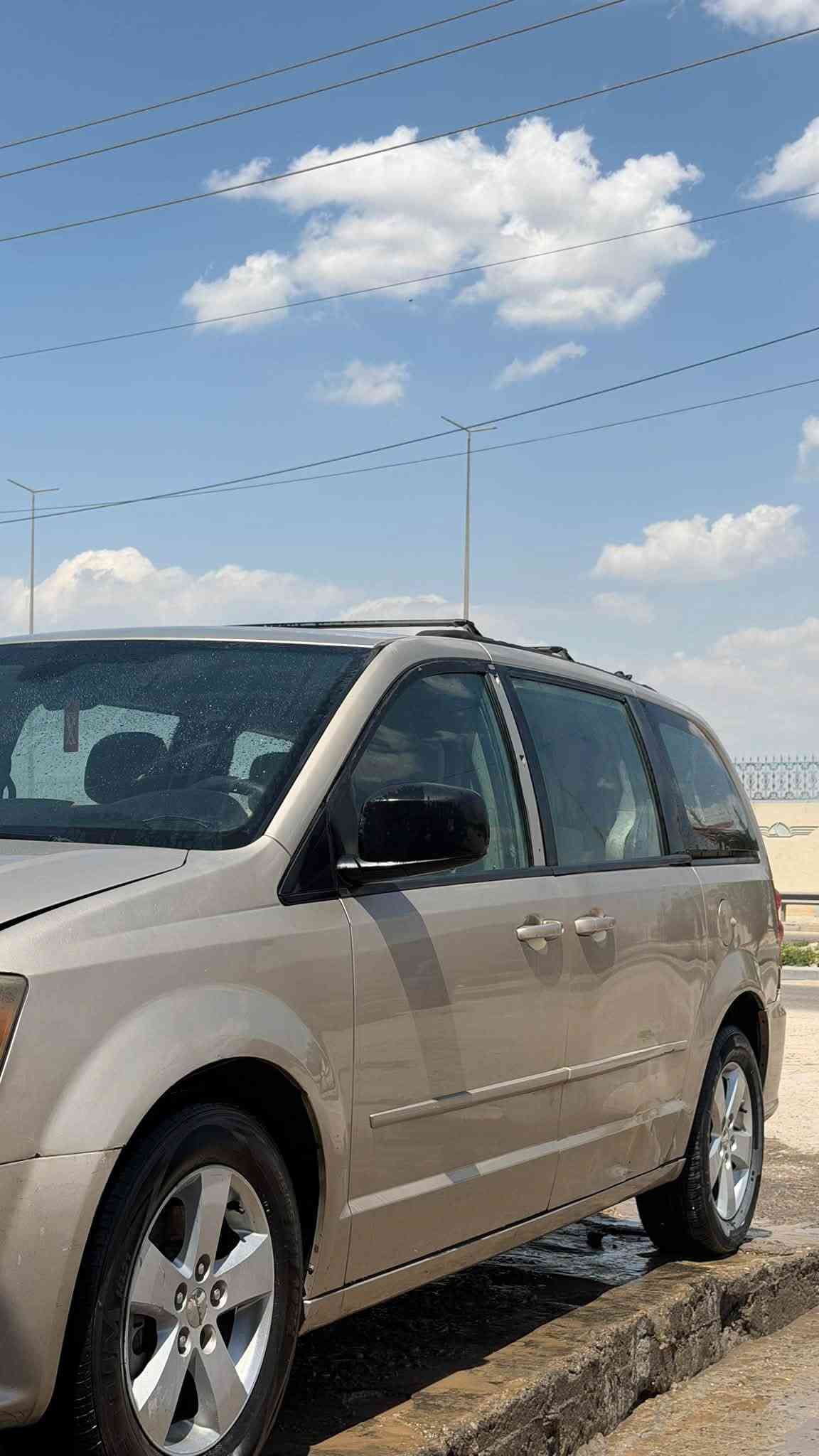 السلام عليكم
دودج كرفان 2013 sxt بيها حادث بامريكا وبيها كم قطعة صبغ وجراد 

ف السياره أبيعها حزام ماشية171الف ميل

رقم بغداد تحويل ثاني يوم 

كير ومكينة وتبريد خير من الله حلوة السيارة مكان السيارة النجف سعرها١٠٥ وقابل للتفاوض 

الهاتف ***********
