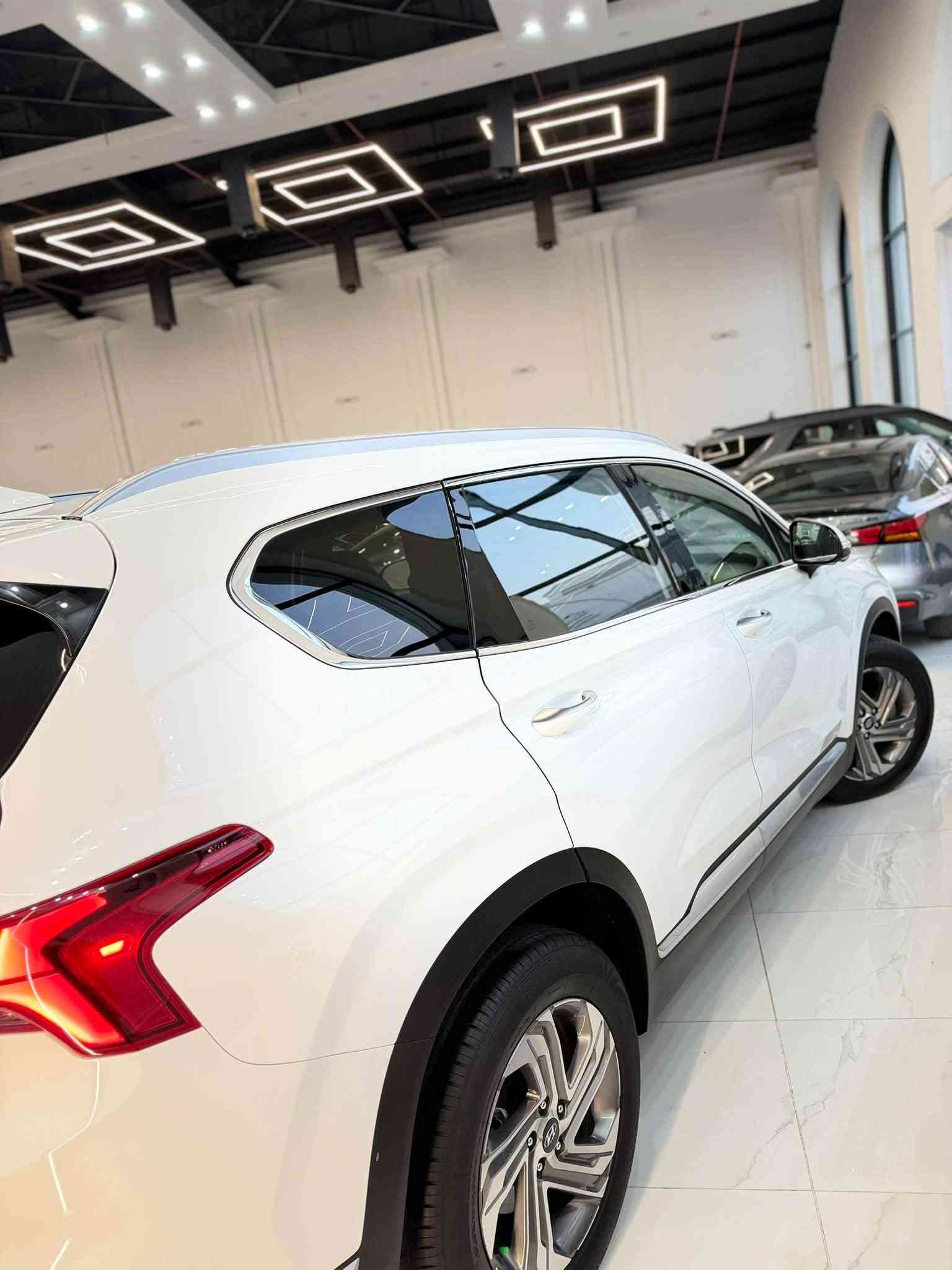 معرض مثنى موفق اربيل قرب شارع 100
***********
Hyundai Santa Sel 
2023 امريكيه
محرك 2.5 بدون توربو
كشن جلد كشن حار
5 كامرات
بانوراما 
صندوق كهرب
سياقة ذاتيه 
ماشيه 64000mi
‏بدون صبغ السياره 
فقط تعديل بلجاملغ الامامي 
بدون دواخل ايرباك برده فقط
مرقم اربيل وجاهز 

#سيارات #سنتافي #هواندي #SEL #عراق #اربيل #معارض #معرض #كوري #سيارة #ابيض #امريكي #امريكية #سوق #بغداد #موصل #ترند #متابعه #فولو #فولو #دهوك #محافظات
