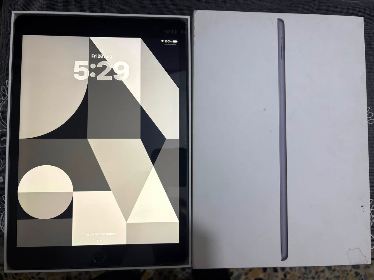 السلام عليكم ايباد iPad 9 للبيع مستخدم دراسه فقط
السلام عليكم اخوتي 
ايباد 9 للبيع نضافته 90% الجهاز لا مفتوح ولا مبدل بيه شي (وتر) + تجي تفحص وين ما يعجبك وبالنسبه للبطارية لو 87 او 86 وناشر صورة الفحص بالصور فاحصه قبل اسبوع وصرف البطارية جيد جداً ومناسب للدراسه والألعاب..أمانة الله ورسوله الجهاز جداً نظيف وانشاءالله تدعيلي عليه
كارتون 
سبب البيع(الجهاز ما استخدمه متروك) 
لزكه جديده
ذاكره 64G
المكان : تقاطع الخضراء (بغداد)
السعر :265 الف 
الرقم : ***********
متواجد واتساب
