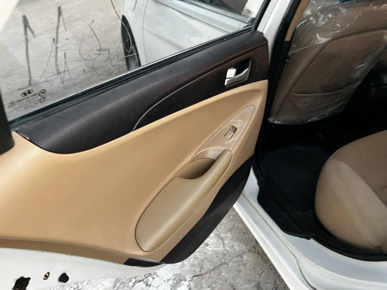 سوناتا موديل ١١ خليجي كير ٦ نمر مكينه ٢٤٠٠ تبريد شغال سنويه ل٣١ بسمي مداور مباشر مصبوغه حزام بدون حادث مكاني سماوه سعر مناسب *********** اتصل وتدلل

