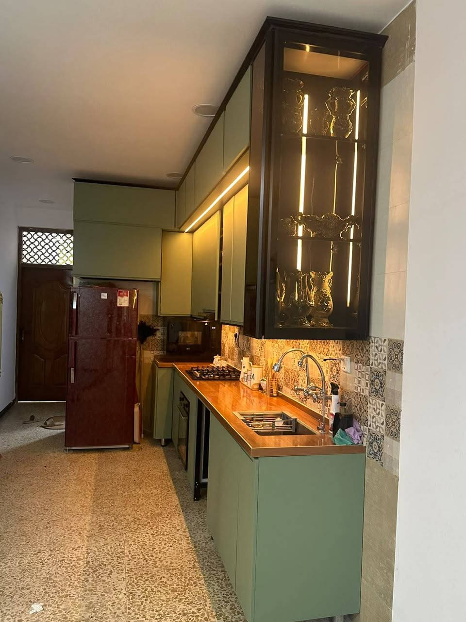 سلام عليكم  معرض ومعمل القنصل 
عل بركة الله نعمل كافة انواع الكاونترات اللمنيوم وال hdf التركي درجه اولى مقاوم للماء ضمان 10 سنوات 
وحسب مواصفات اليريدها الزبون وايضا نعمل كافة انواع الشبابيك والابواب والمحجرات التركيه 
وبنضام النقد والقسط 18 شهر لحاملي الماستر كارد الرافدين 
للاتصال عل الرقم *********** واتساب
