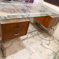 مكتب مميز للبيع يحتوي على 4 مجرات كبيرة يصلح لمكتب عقار للاستفسار علق ...