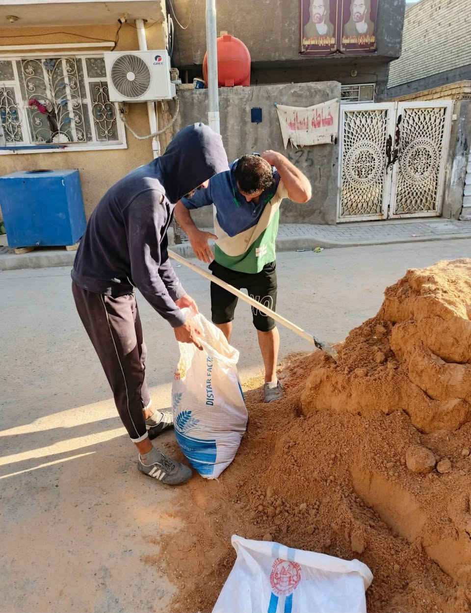 @الجميع سلام عليكم تصعيد كافت المواد. عل ضهر. شتايكر زميج كلشي. مكاني بغداد نشتغل كرخ ورصافه. راسلني خاص او واتساب ***********.نطلع بكل وكت. اسعار مناسبه.. مكاني قريب على المشتل.
