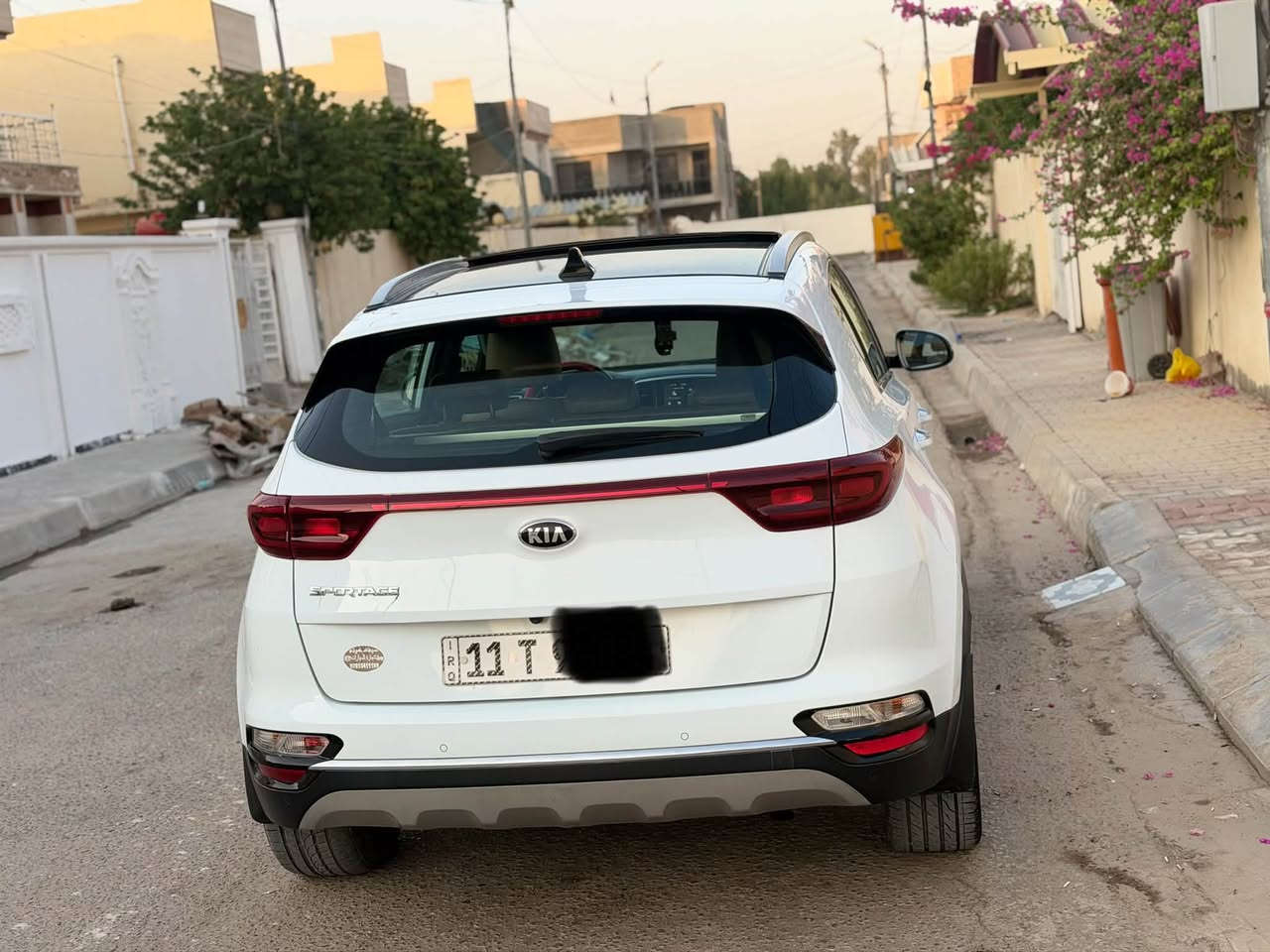 ‏سلام عليكم كيا سبورتج موديل 2020￼  مكفوله محرك2000 دوش خليجي رقم بغداد باسمي فول مواصفات بنورما سايد بريك بصمه جنطه￼ كهرباء كشنات كهرباء بصمه حساس امامي خلفي كامره 
سياره مكفوله من الصبغ ولتبديل المحرك ولكير ما مفتوحات 
السياره باسمي 
السعر 188 وبيه مجال 
***********
