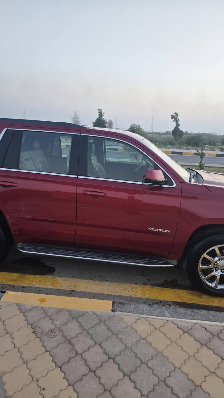 السلام عليكم بيع جوه السوك   يُــوكن YUKON SLT
للبيع  امريكي ( رقم بغداد  تسجيل جديد   2015
المواصفـــات:  
•محرك: V8  
تشغيل عن بعد
•نظام الدفع: دفع رباعي (4WD) أو خلفي
• عدد الركاب:  7.  أشخاص
• مقاعد كهربائية
مقاعد جلد تدفئة تبريد 
• ذاكرة للمقاعد 
• شاشة + بلوتوث + USB
• مكيف ثلاثي
• فتحة سقف 
• كاميرا خلفية + حساسات أمامية وخلفية
• تحذير مغادرة المسار
• نظام ثبات + ABS
• وسائد هوائية كاملة...
• نظافــة السيارة. ممتازة
+تـخم تـاير جــديد
• الســعر  250 $ او بيها مجال للطيبين
( الشراي يتصل او يراسل وتساب ***********
