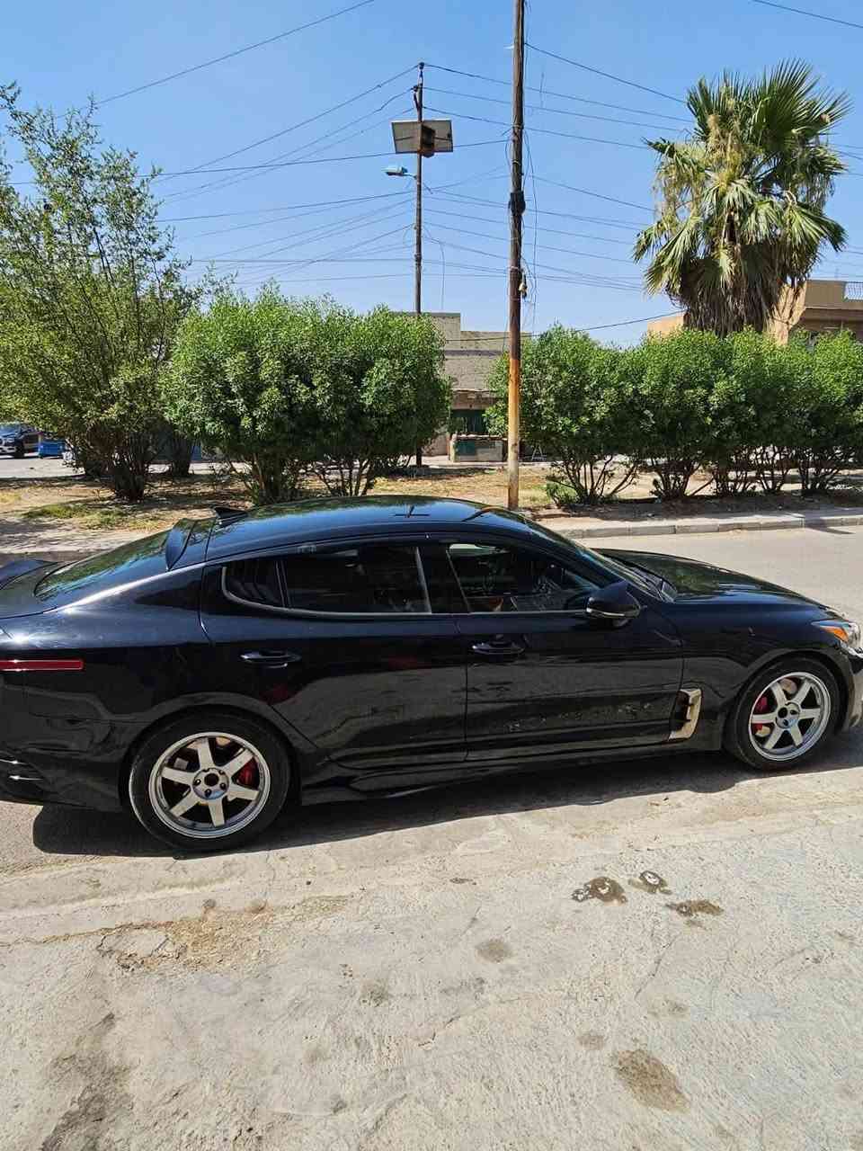 كيا ستنكر 2018 ماشيه 84الف ميل مواصفات ال GT1 حادثها بنيد فقط
بصمه 
تدفئه كشنات 
تحكمات ستيرن 
شاشه 
5 مودات قياده
شفتات 
مري شفط 
رادار 
كشنات جلد 
لد امامي خلفي 
كامره دواره 
عليها دبات وتفريغ
***********
