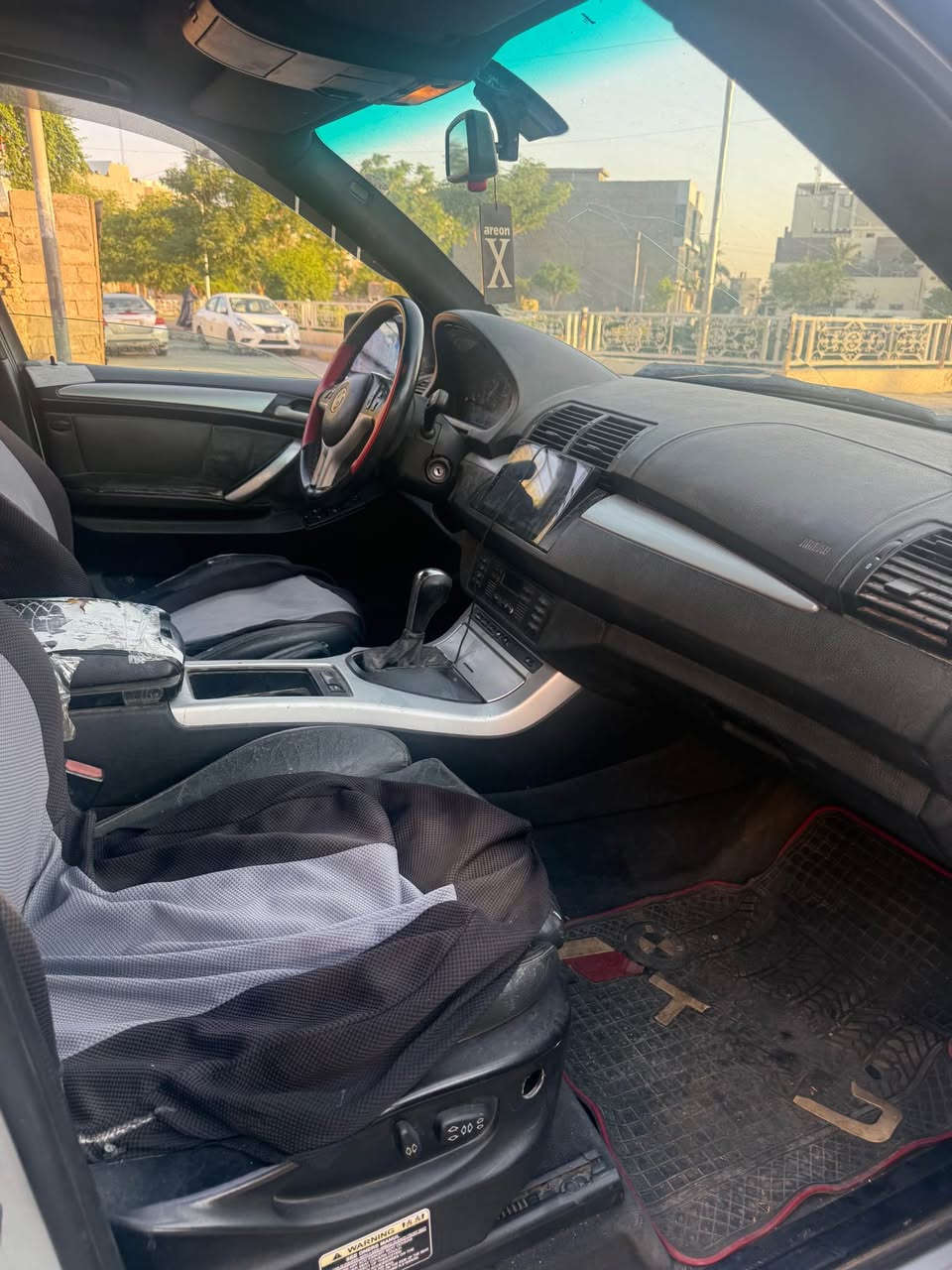 🚘 BMW X5 للبيع

• الموديل: 2005
• المحرك: 8 سلندر
• الكير: مبدل
• تبريد: شغال، يحتاج نقص غاز
• كهربائيات: نص ونص
• حادث: ربع بنيد
• منظومة: غاز + بنزين 
•صدر  نص عمر 
• السعر: 75 ورقة 💵

السيارة على وضعها، البيع للجادين فقط.
*********** بغداد, العراق
