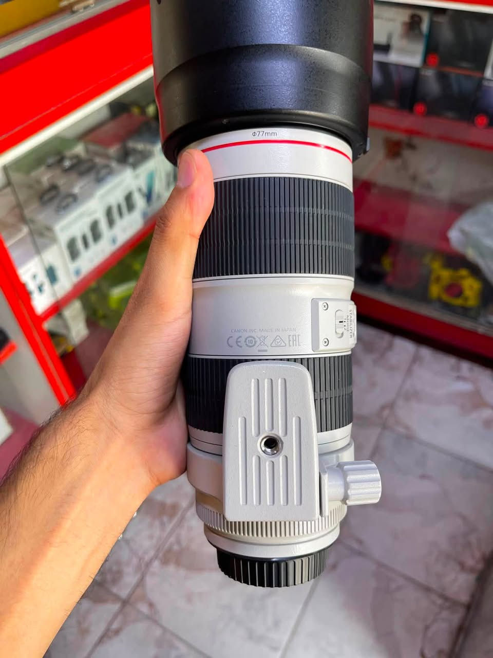 زووم كانون 70-200 فتحه 2.8 
دبل استبلايزر 
اصدار ثاني 
السعر : مليون و٦٠٠ الف 
للاستفسار :- 
*********** 
عنوان بابل 
توصيل حميع المحافظات
