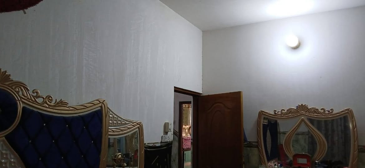 في كربلاء بيت ١٠٠م  طابق واحد كونكريت مسلح نظيف غرفه نوم استقبال صاله مطبخ طارمه صحيات ٢داخليه طابو زراعي سند ٢٥ إقرار محكمه من المالك مباشرة خدمات مجاري متوفره فرع ٥متر عرض حي الأمين شارع الحر خلف مجمع همسه يبعد ٥٠٠متر عن شارع تجاري وخط باب الحسين كوسترات ..سعر ٤٨ بي مجال وتفاوض مع صاحب البيت مباشر للاستفسار مكتب الأوس للعقار ابو سجاد*********** ابو وائل *********** كربلاء, العراق
