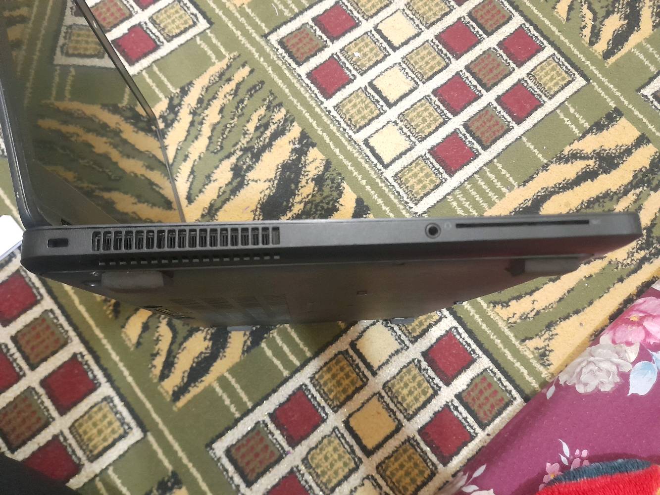 ديل E5550 • كور i5 ج5 • ٢٥٦ اس اس دي