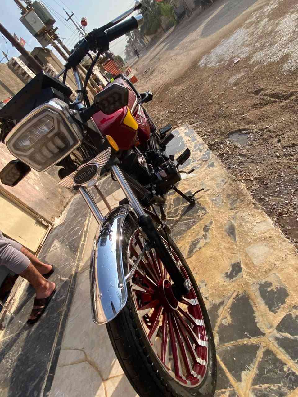 دراجه 25سيفون للبيع كفاله عامه محرك 200 سعر 850 وبيها مجال ديالى الخالص للستفسار الرقم موجود ***********
