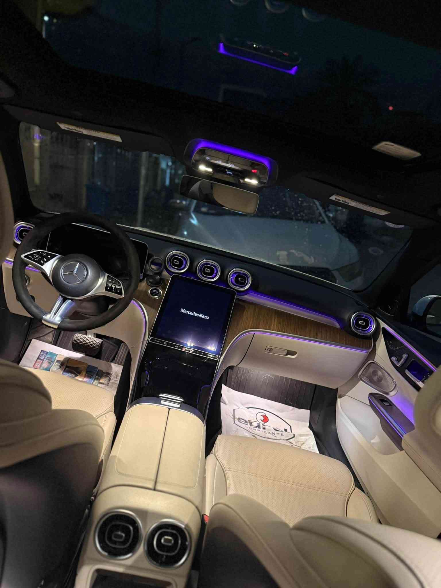 السلام عليكم
للبيع فقط بدوووون مراوسات

C300 kit amg
2023 بغداد وارد امريكي
فوووول مواصفات 
تبريد تسخين مقاعد و مساج
داخل ابيض ملكي
خمس كامرات 
رادارات ٣٦٠ درجة
جنطة كهرباء 
ماشيه ٢٢ الف مايل

السعر ٢٨ الف دولار

مكاني بغداد / اعظمية
***********
