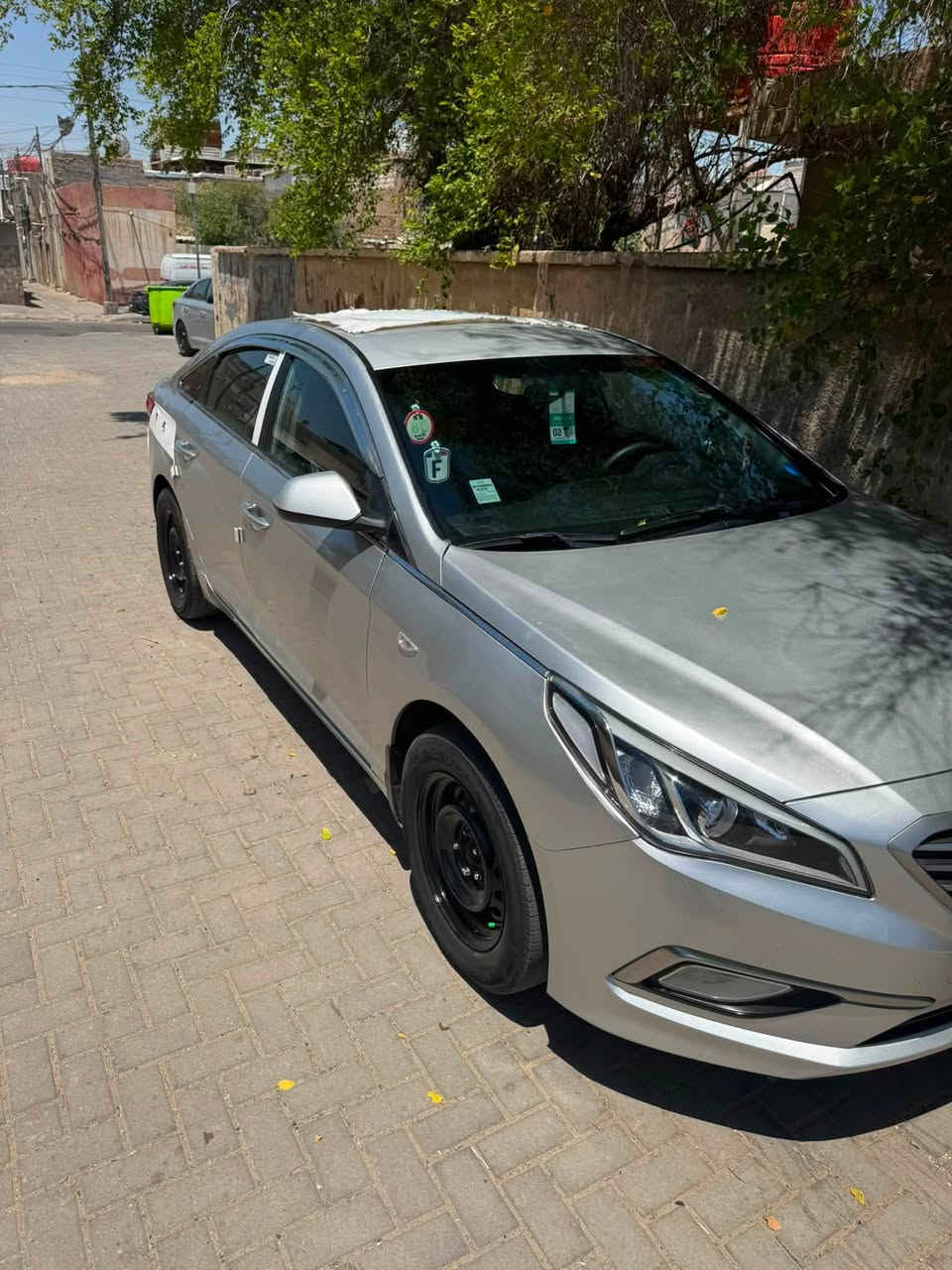 سلام عليكم سوناتا ١٨ بانزين بانزين اصل وبيها منضومه غاز عراقيه سياره تشتغل بانزين وغاز جديده سياره طك كارتون كير مكينه حداديه تبريد كله جديد متومه طبق لأصل اربيل مكان سياره بصره***********
