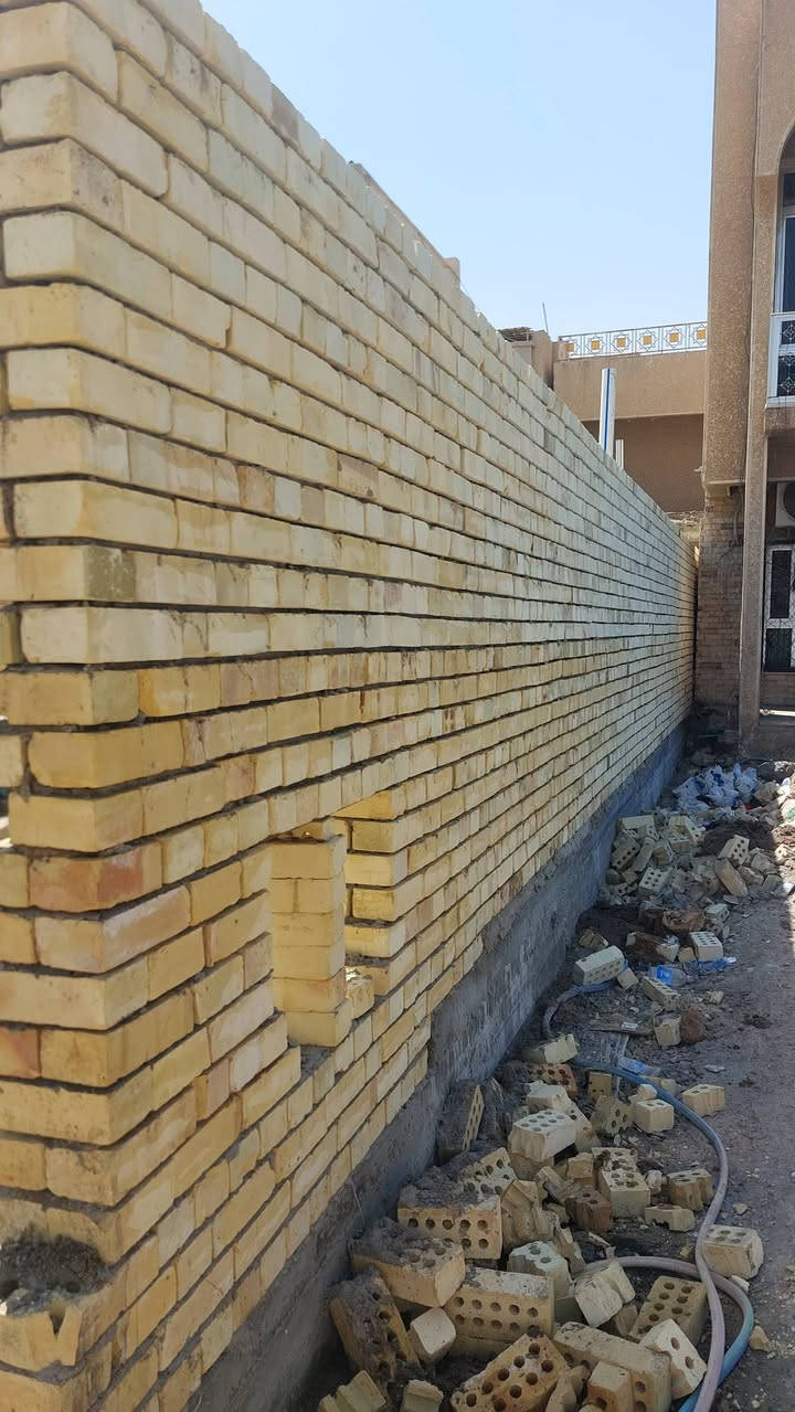 كادر خلفات بناء شغل درجه اولئ شرط ستلام مهندس بأسعار مناسبه ***********
